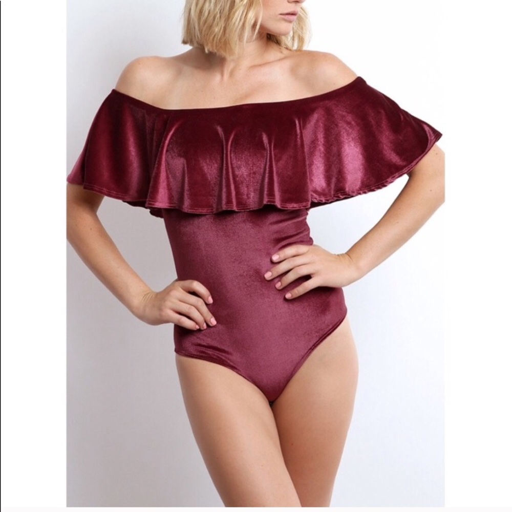 SEXY Velvet RUFFLE bodysuit 💋